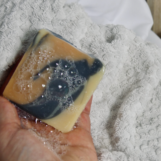 Savon Belou | Savon artisanal naturel fabriqué à froid - La Savonnerie La Rose Trémière