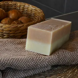 Pain de savon économique Rose trémière pour peaux très sèche