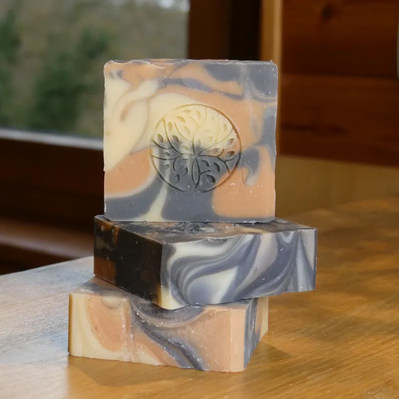 Savon Belou | Savon artisanal naturel fabriqué à froid - La Savonnerie La Rose Trémière