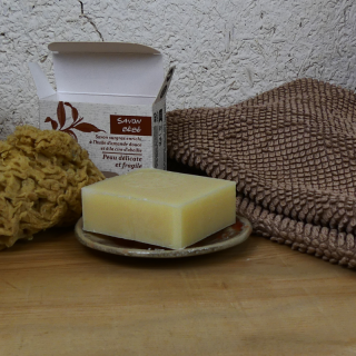 Savon doux nourrissant au karité, coco, olive et amande douce - Spécial bébé