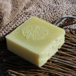 Savon purifiant à l'avocat - Nettoie, hydrate et équilibre la peau naturellement