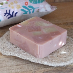 Savon artisanal, Géranium et Argile verte - Peau éclatante