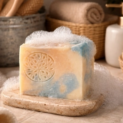 Savon La Biquette | Savon artisanal au lait de chèvre - La Savonnerie La Rose Trémière