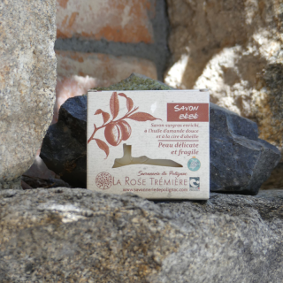 Savon doux nourrissant au karité, coco, olive et amande douce - Spécial bébé