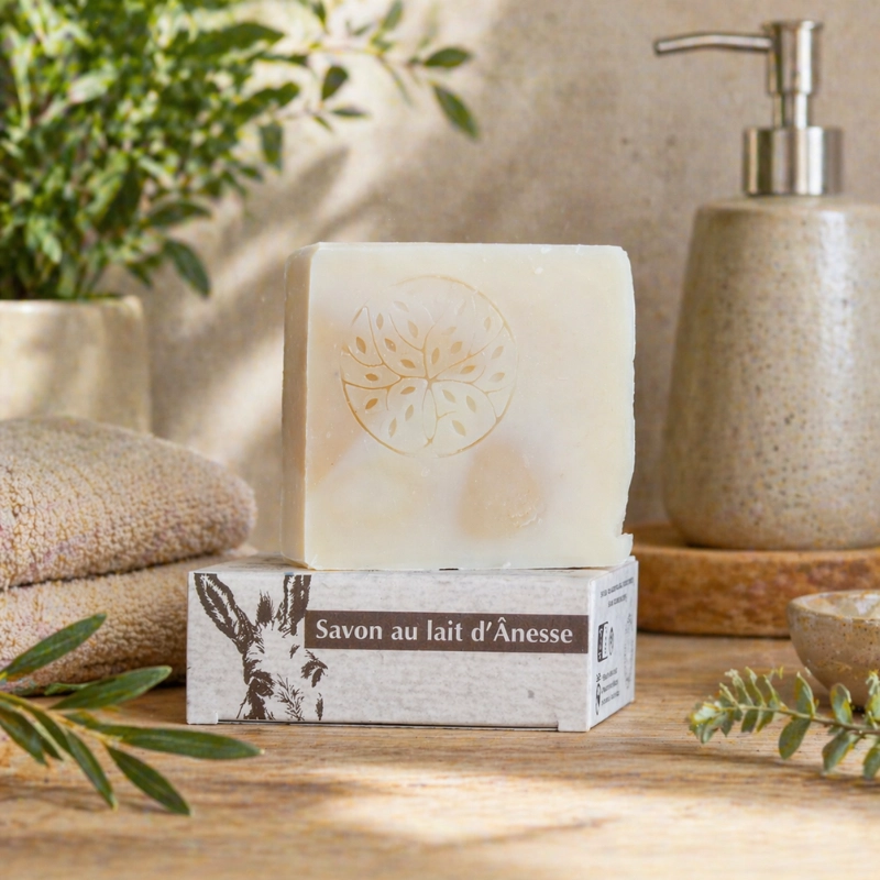 Savon naturel au lait d'ânesse, karité, coco et agrumes - Douceur et éclat