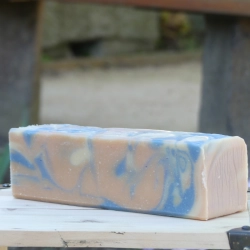 Savon Biquette au Lait de Chèvre – 100 % Naturel et Nourrissant