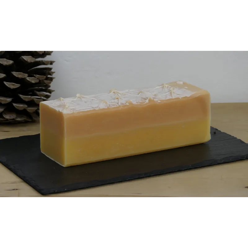 Pain de savon économique Rose trémière pour peaux très sèche