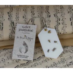 galet parfumé, galet de cire, parfum d'ambiance, parfum placard